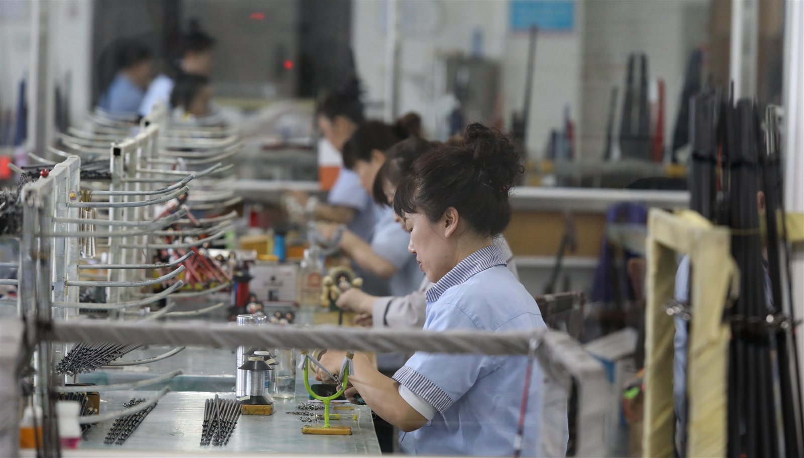 Hand assembly by experienced technicians